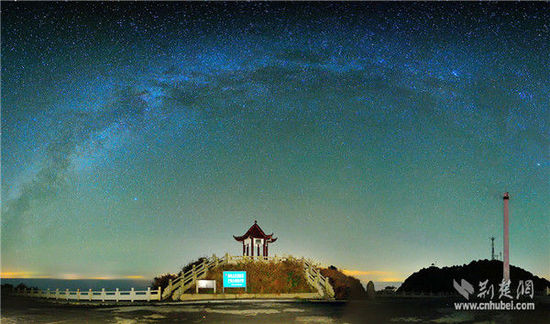 éå±±çæç©ºï¼æå½±ï¼ææ­£æï¼